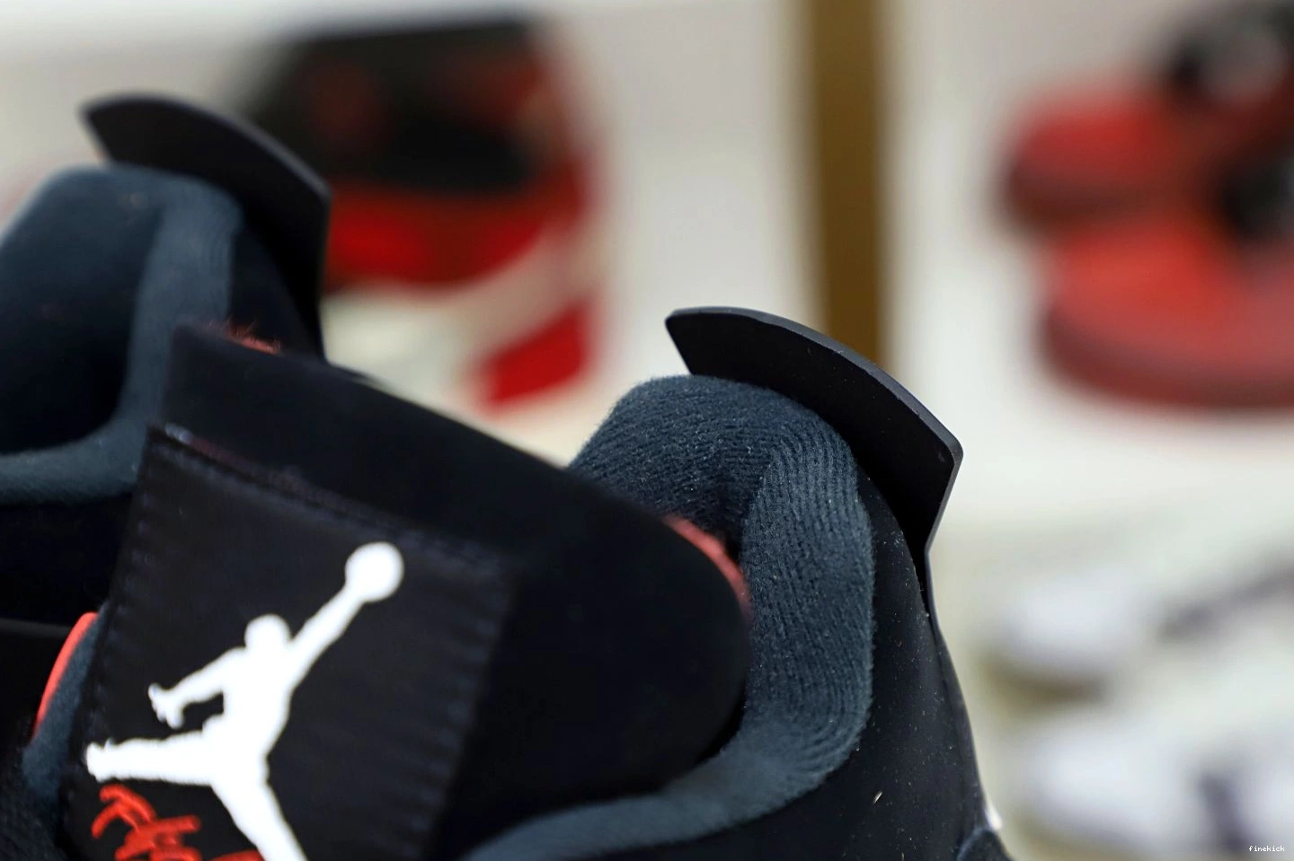 AIR JORDAN 'RED RETRO 4 THUNDER' 1229